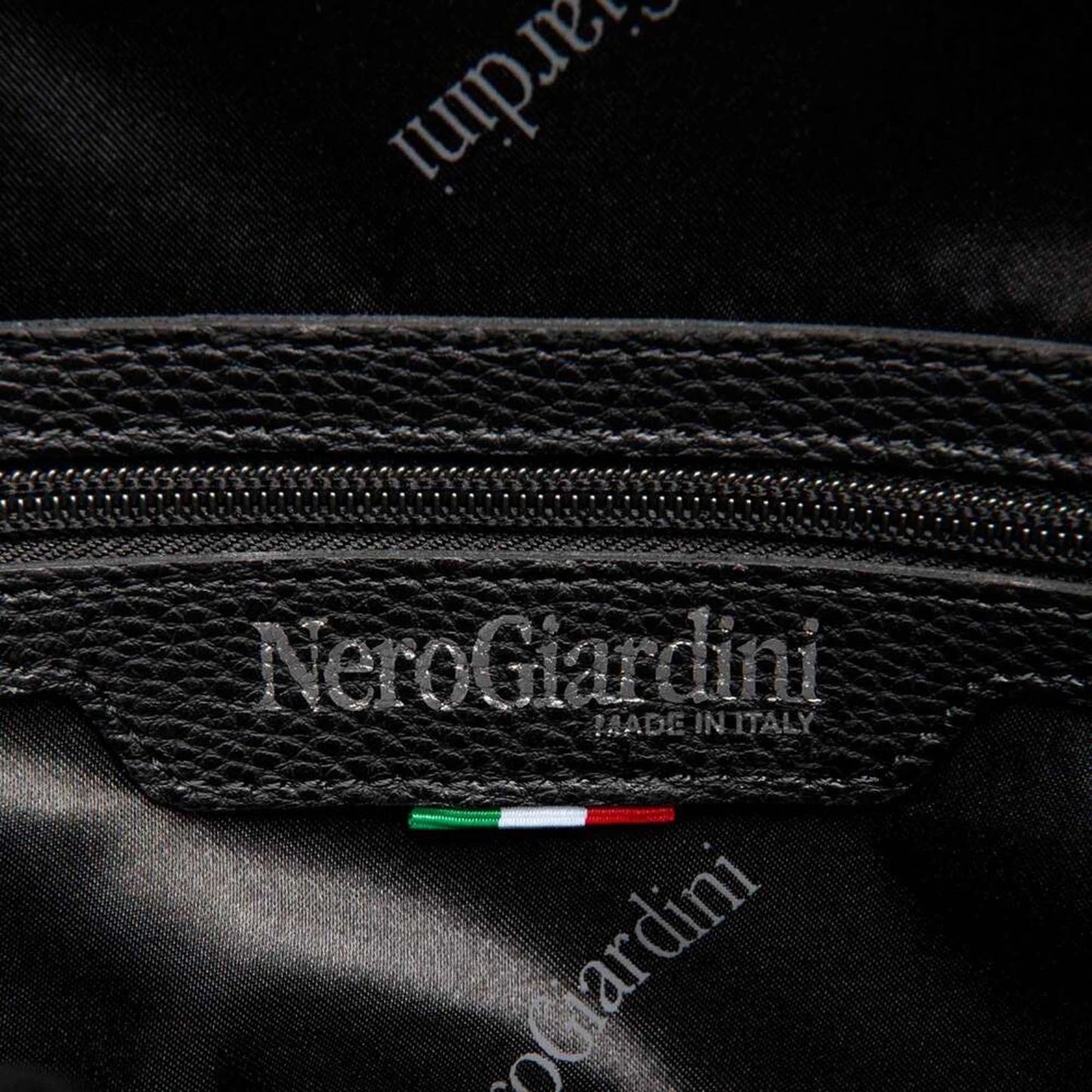 Borsa da Donna - NEROGIARDINI Art. I544081D 100 NERO Zainetto
