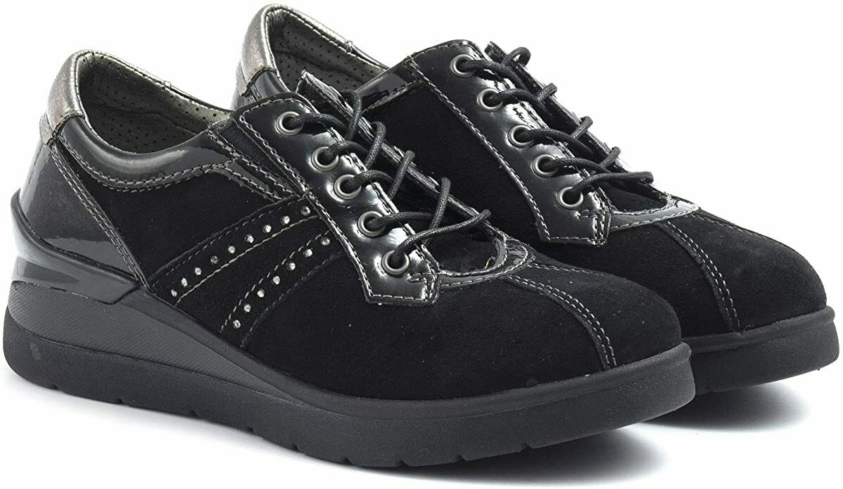 Cinzia Soft - Art. MVA19061- Sneakers Donna, Colore nero, Materiale scamosciato La fodera in pelle bucherellata, chiusura con lacci, tomaia in camoscio misto in vernice.