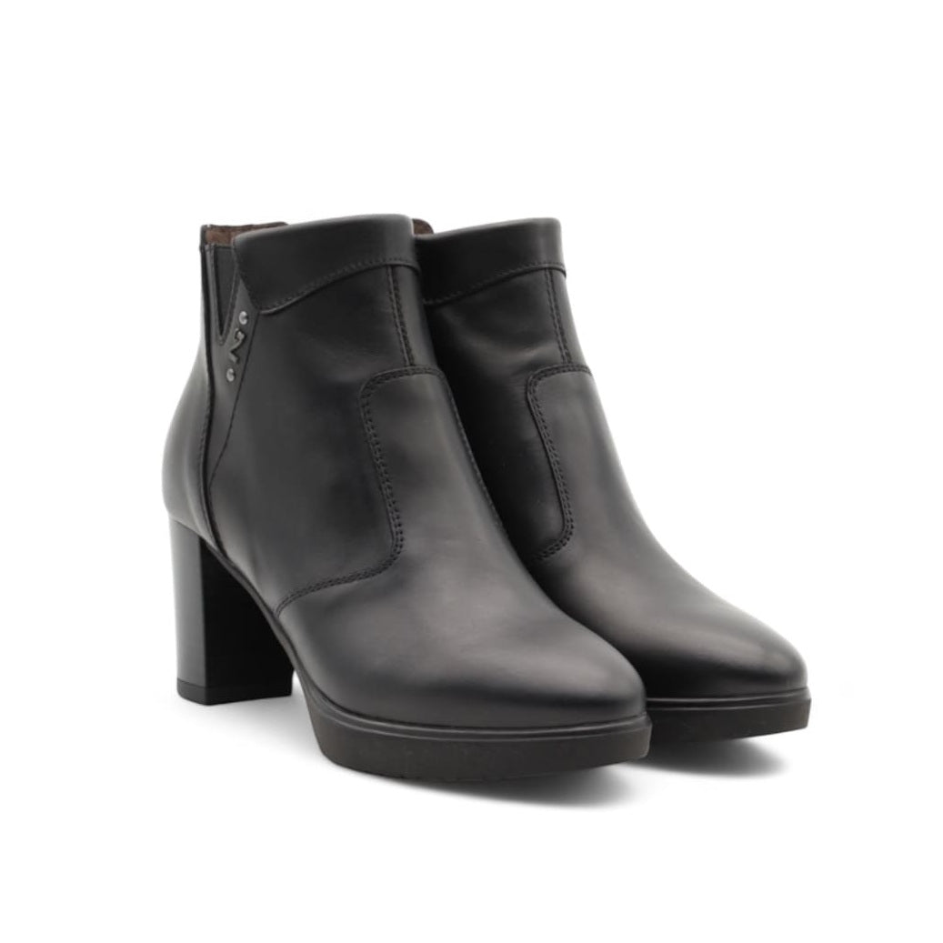 Scarpe da Donna - NEROGIARDINI Art. I513800D 100 NERO Stivaletti