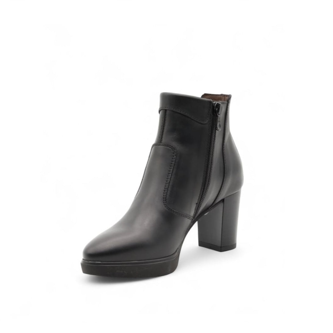 Scarpe da Donna - NEROGIARDINI Art. I513800D 100 NERO Stivaletti
